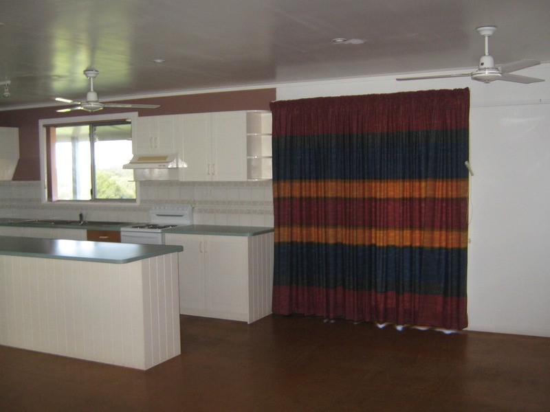 38 Mullers Road, Redridge QLD 4660