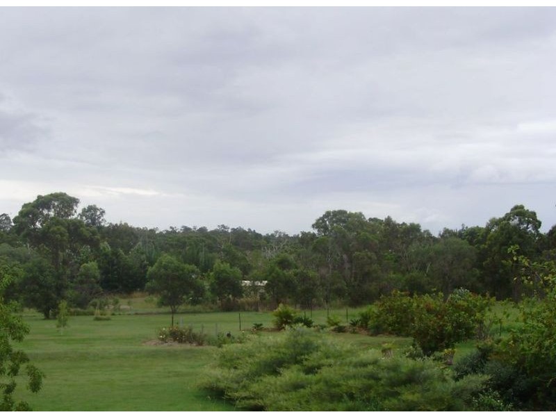38 Mullers Road, Redridge QLD 4660