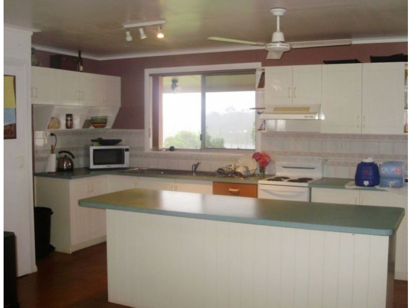 38 Mullers Road, Redridge QLD 4660