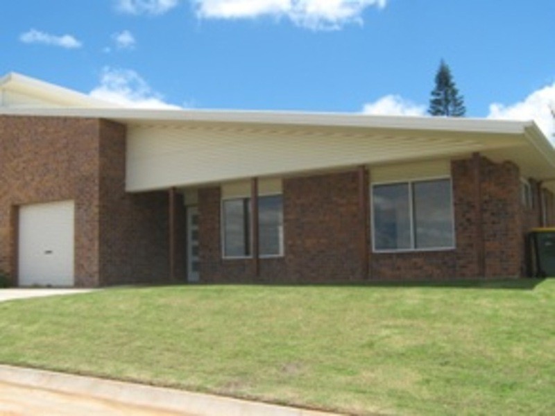 4/2 Lawman Place, Childers QLD 4660