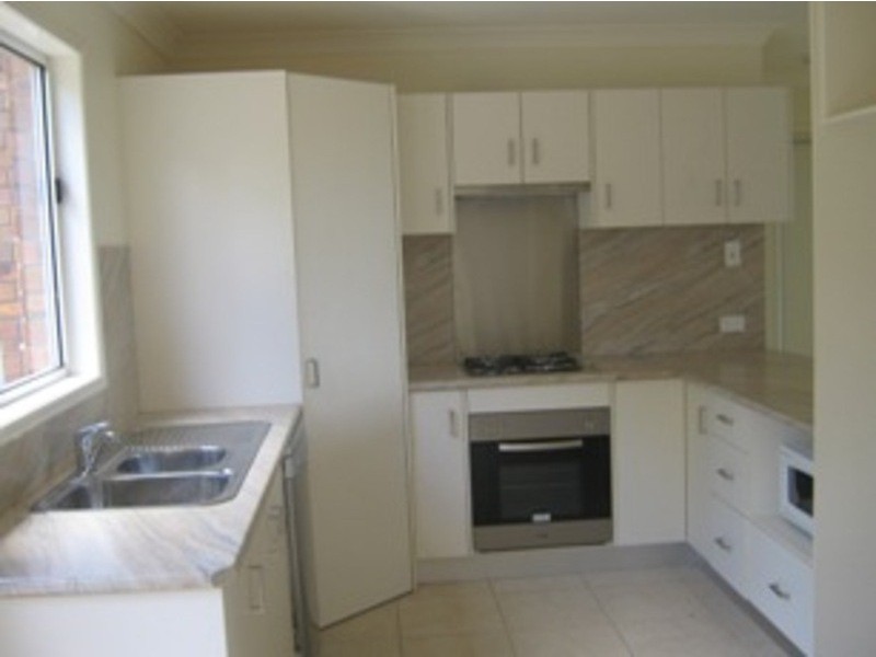 4/2 Lawman Place, Childers QLD 4660