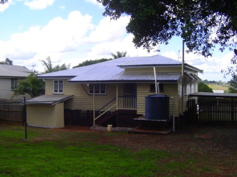 6 Queen Street, Childers QLD 4660