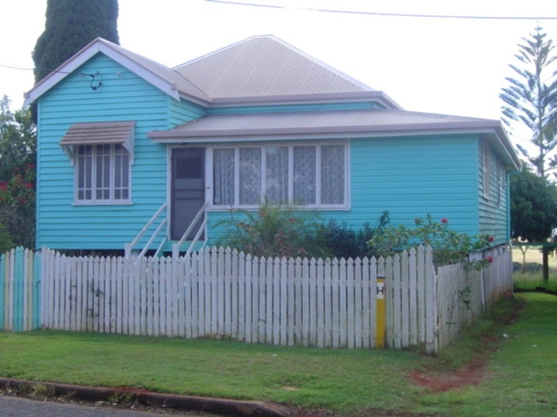 103 Churchill Street, Childers QLD 4660