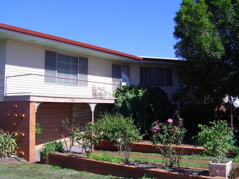 220 Churchill Street, Childers QLD 4660