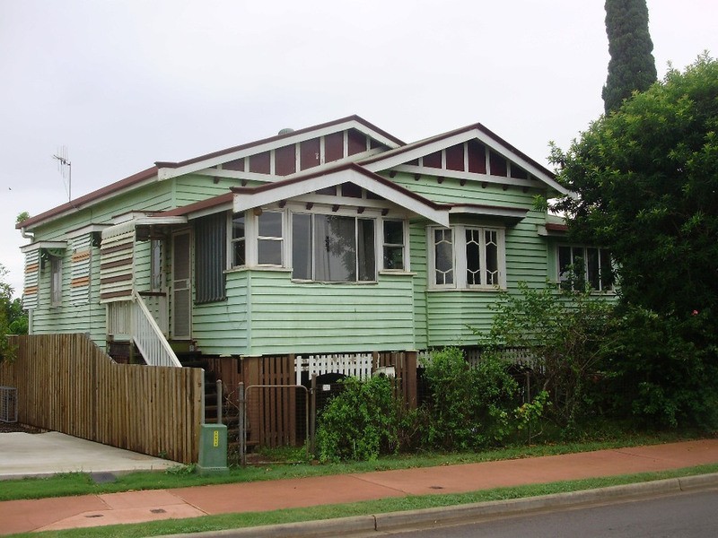 105 Churchill Street, Childers QLD 4660