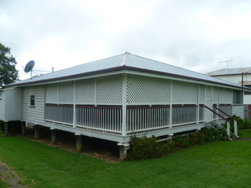 14 Gloucester Street, Biggenden QLD 4621