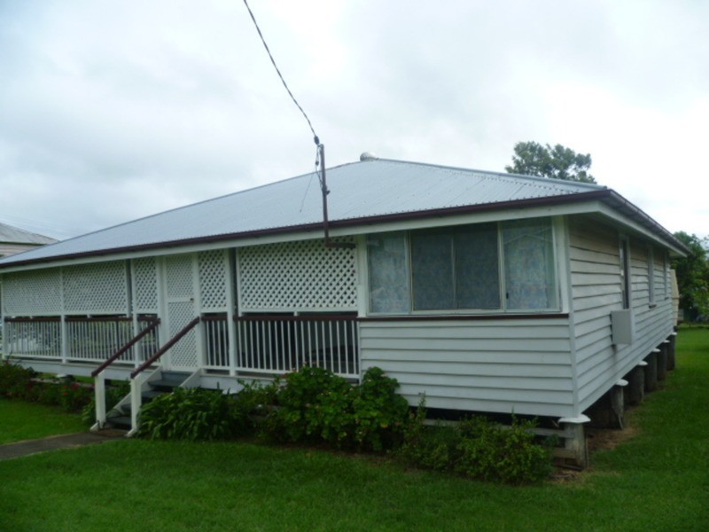 14 Gloucester Street, Biggenden QLD 4621