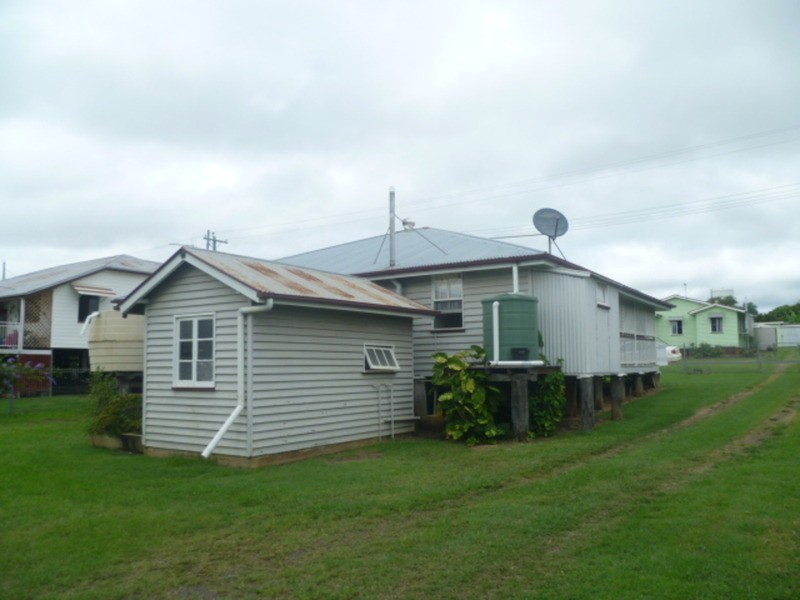 14 Gloucester Street, Biggenden QLD 4621