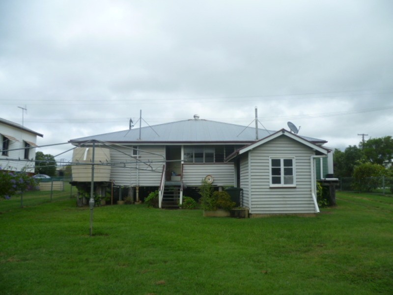 14 Gloucester Street, Biggenden QLD 4621