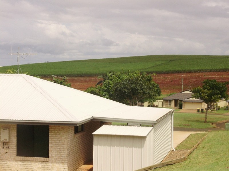10 Pioneer Avenue, Childers QLD 4660