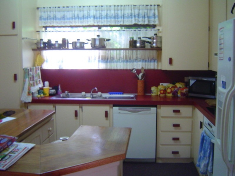 3 Thompson Road, Childers QLD 4660