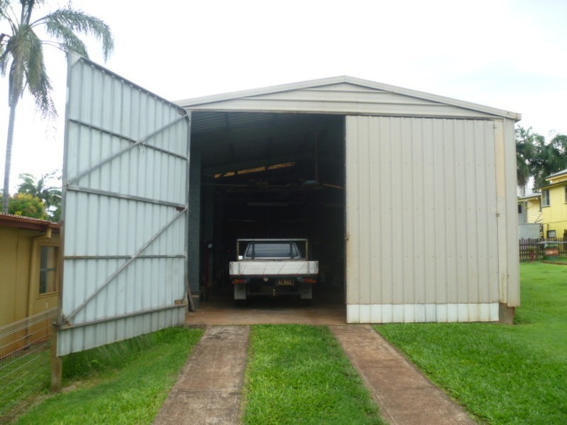 30 North Street, Childers QLD 4660