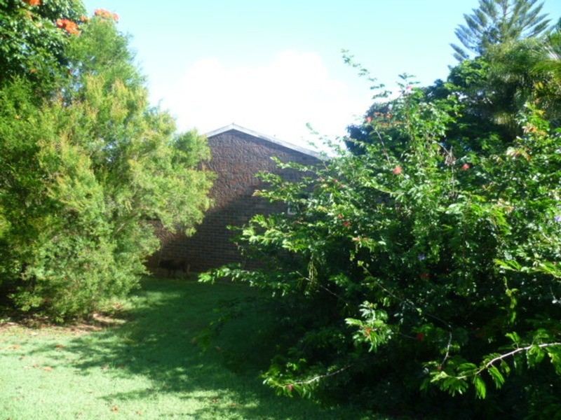 1/2 Churchill Street, Childers QLD 4660