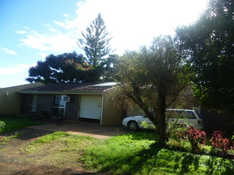 1/2 Churchill Street, Childers QLD 4660