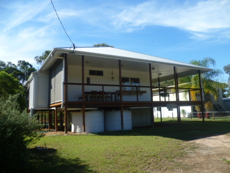 8 Charlton Street, Buxton QLD 4660