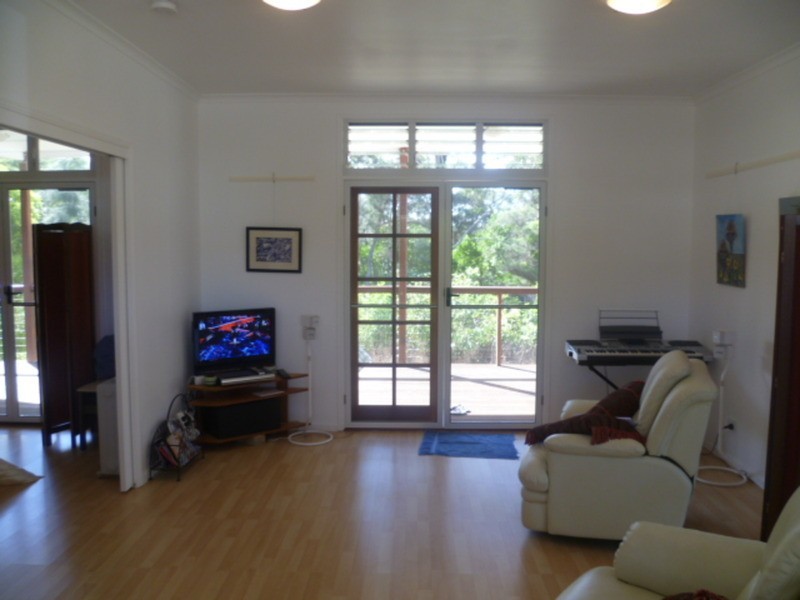 8 Charlton Street, Buxton QLD 4660