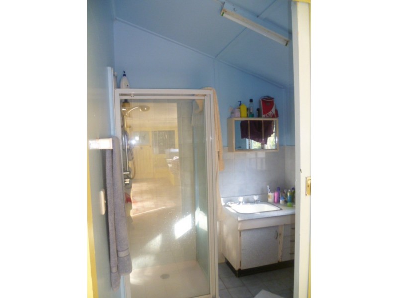 4 Mullers Road, Redridge QLD 4660