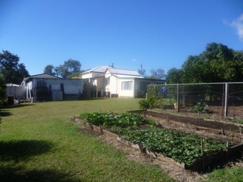 42 Bluffview Road, Biggenden QLD 4621