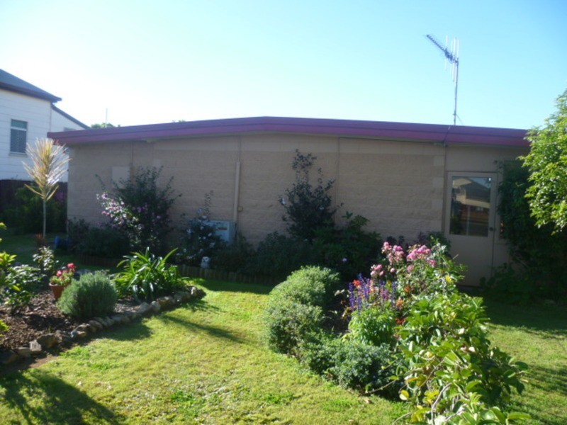 11 Churchill Street, Childers QLD 4660