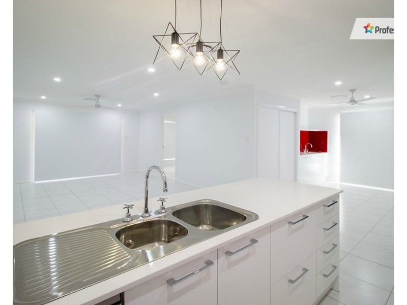 16 Bonello Circuit, Jimboomba QLD 4280