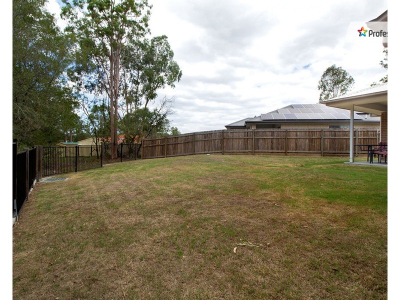 8 Dahlia Close, Jimboomba QLD 4280