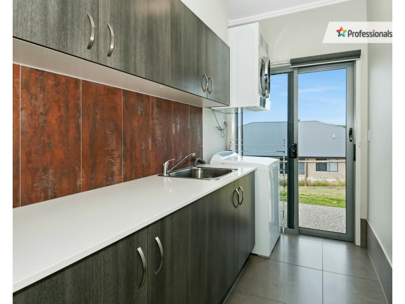 207 Bottlebrush Drive, Jimboomba QLD 4280