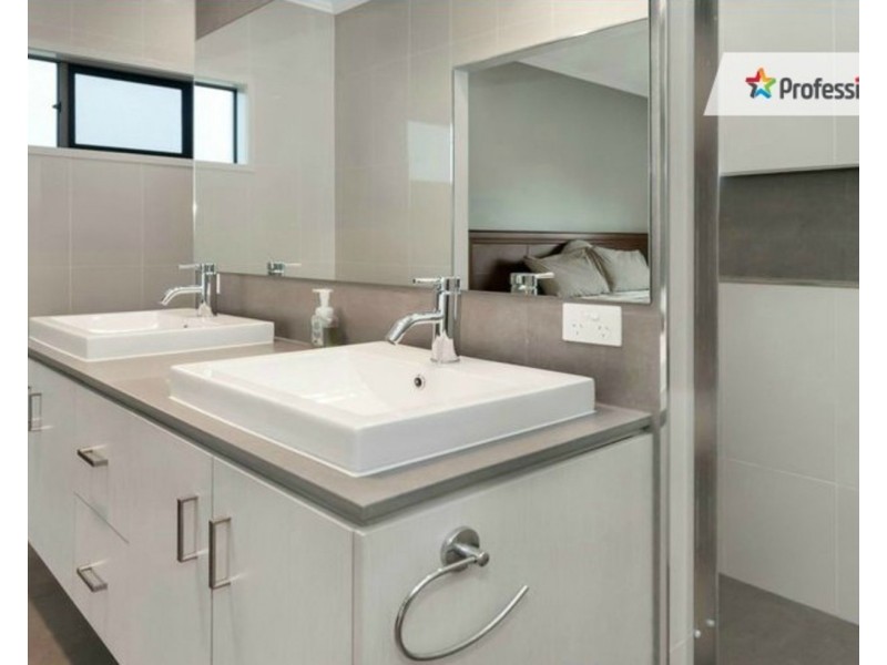 207 Bottlebrush Drive, Jimboomba QLD 4280