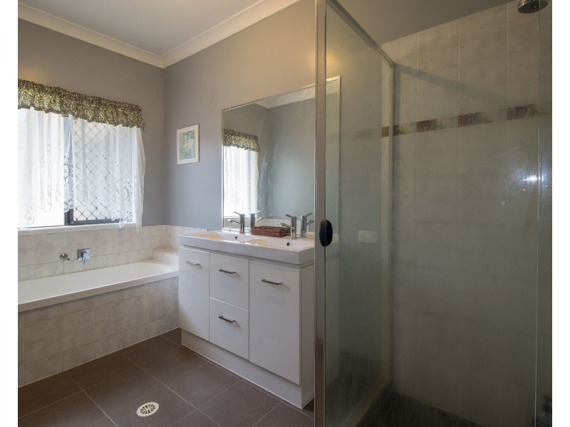59-61 Blackbutt Road, Cedar Vale QLD 4285