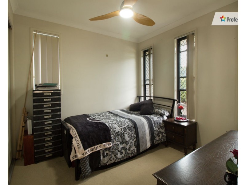 279 Lakeside Avenue, Springfield Lakes QLD 4300