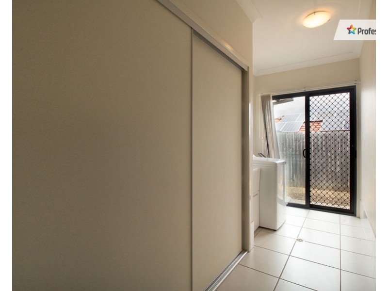 279 Lakeside Avenue, Springfield Lakes QLD 4300