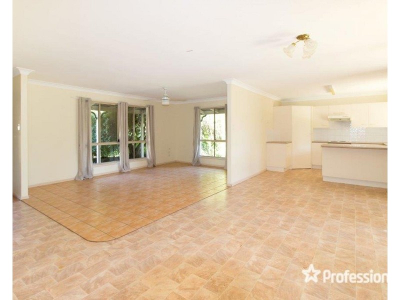 10-12 Oakleigh Court, Woodhill QLD 4285