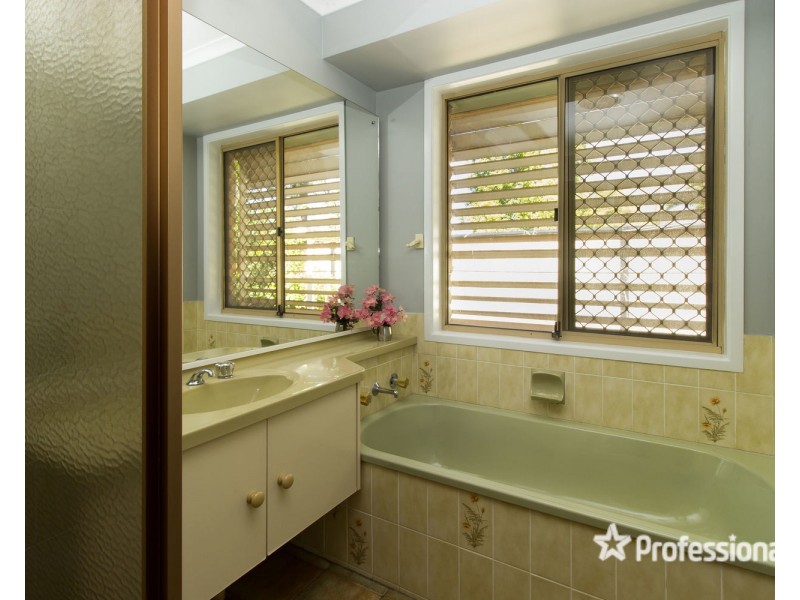 20 Centaurus Crescent, Regents Park QLD 4118