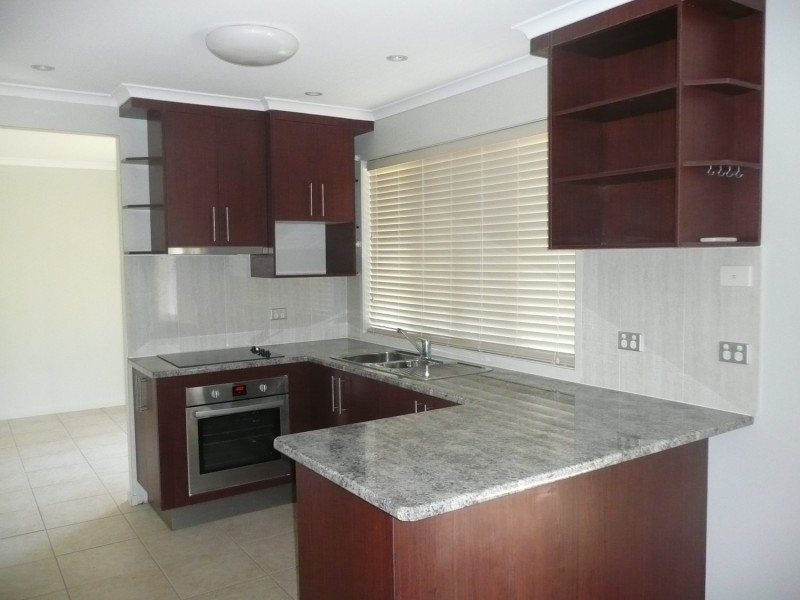 8 Hickory Place, Cedar Grove QLD 4285