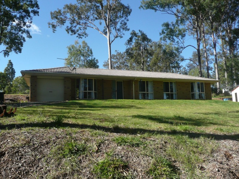 8 Hickory Place, Cedar Grove QLD 4285