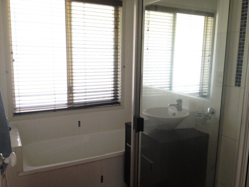 8 Hickory Place, Cedar Grove QLD 4285