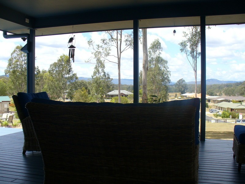 23 Scarborough Court, Mundoolun QLD 4285