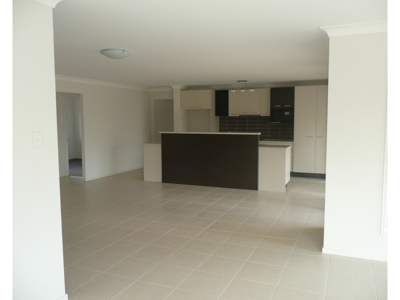 35 Golden Penda Drive, Jimboomba QLD 4280