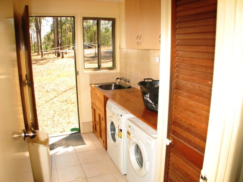 Woodhill QLD 4285