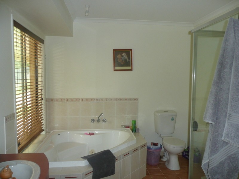 Woodhill QLD 4285