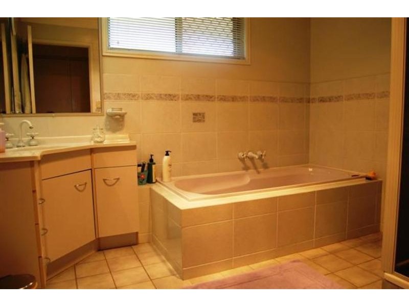 40 Oak Tree Court, Cedar Grove QLD 4285