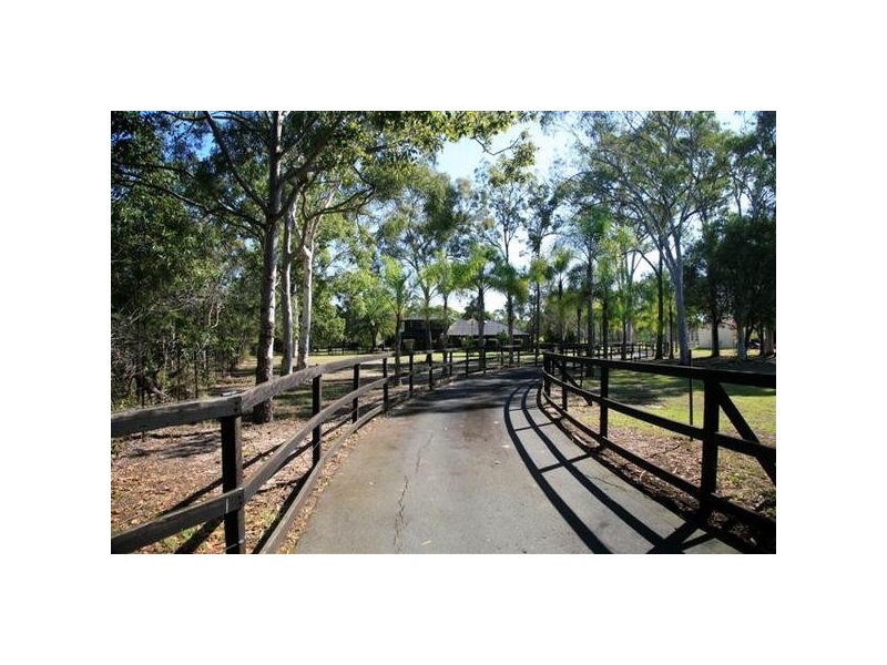 64 Noffke Road, Logan Reserve QLD 4133