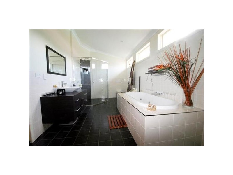 64 Noffke Road, Logan Reserve QLD 4133