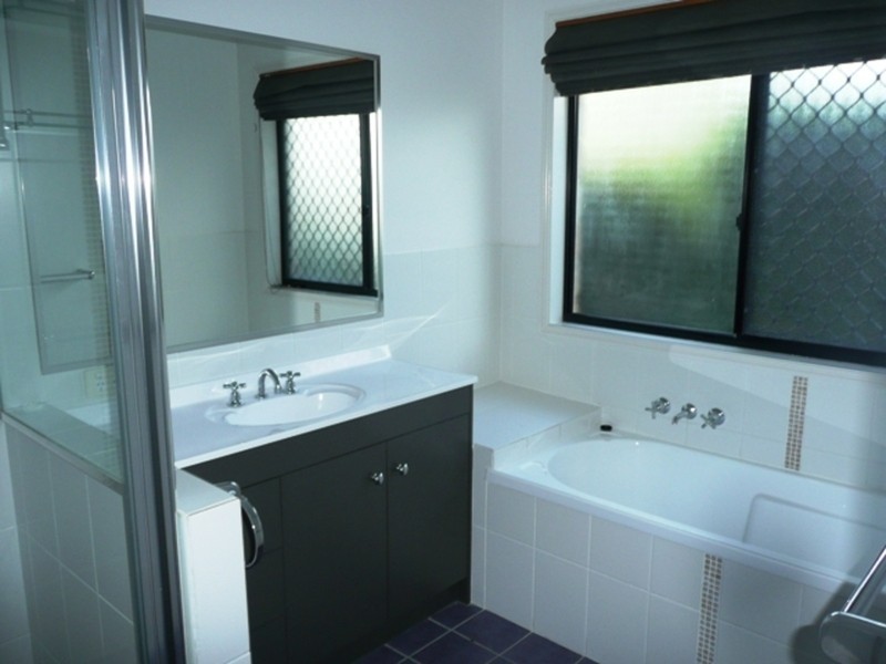 133 Anne Collins Drive, Mundoolun QLD 4285