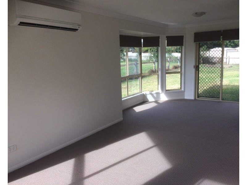 8 Weeping Fig Court, Jimboomba QLD 4280