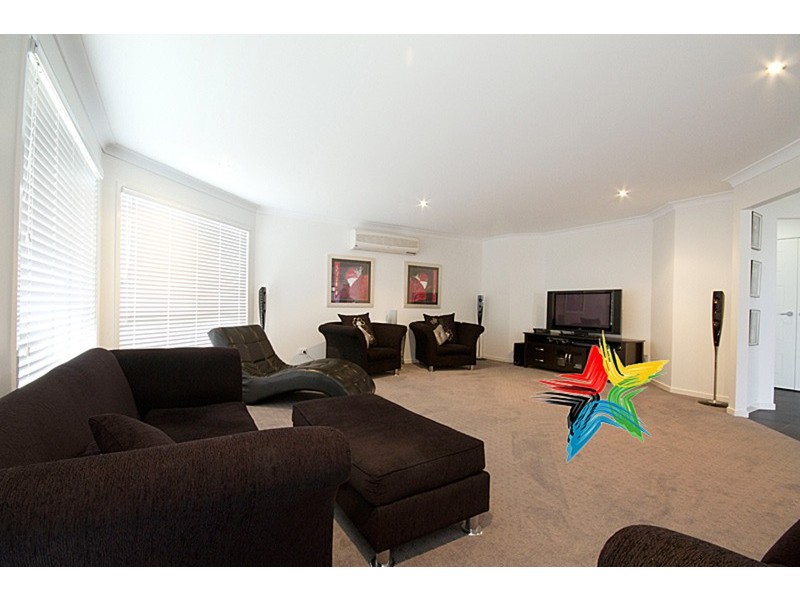 8 Borrowdale Court, Mundoolun QLD 4285