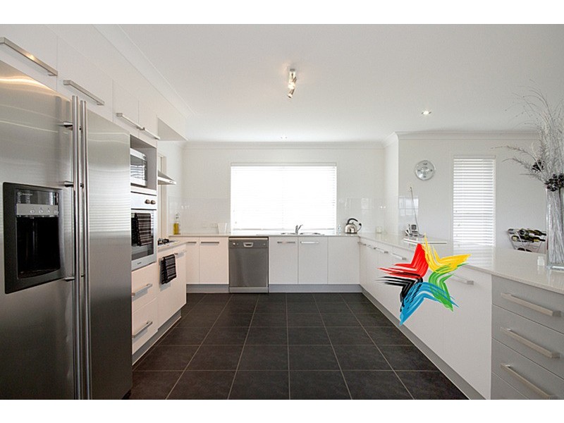 8 Borrowdale Court, Mundoolun QLD 4285