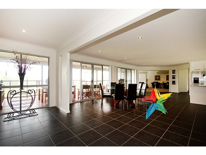8 Borrowdale Court, Mundoolun QLD 4285