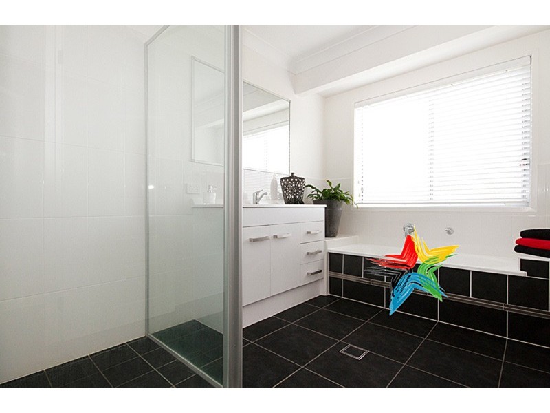 8 Borrowdale Court, Mundoolun QLD 4285