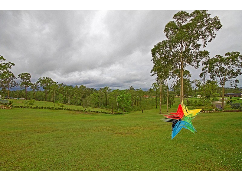 8 Borrowdale Court, Mundoolun QLD 4285