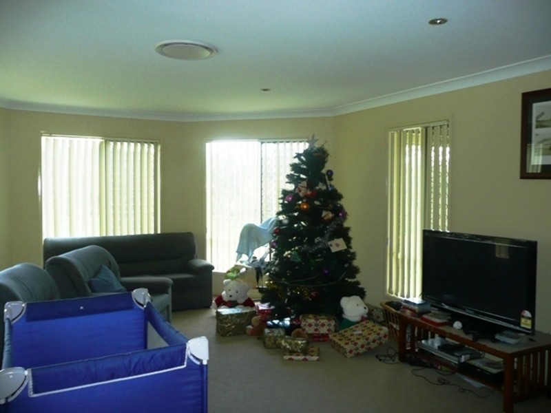 2 Prince Of Wales Court, Mundoolun QLD 4285